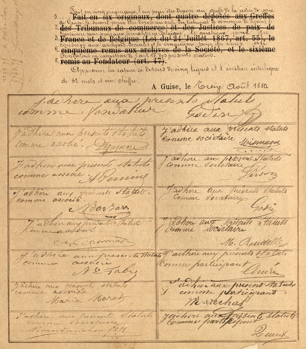Les premiers membres de l’Association coopérative ont signé les statuts.