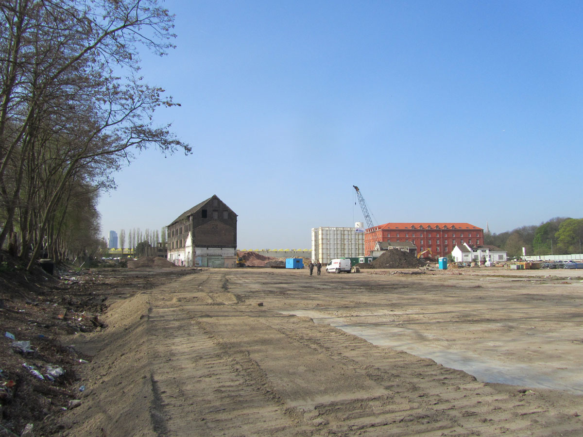 Le site du Familistère de Laeken est photographié après destruction des ateliers