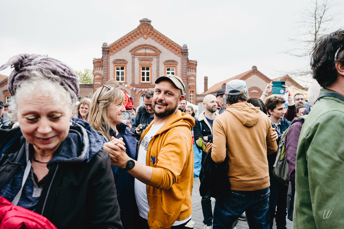 Bal populaire sur la place du Familistère