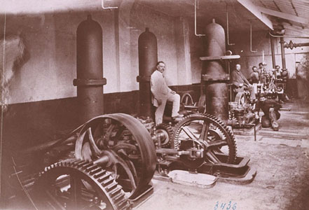 Machines d'alimentation du moulage mécanique de l'usine Godin de Guise (image)