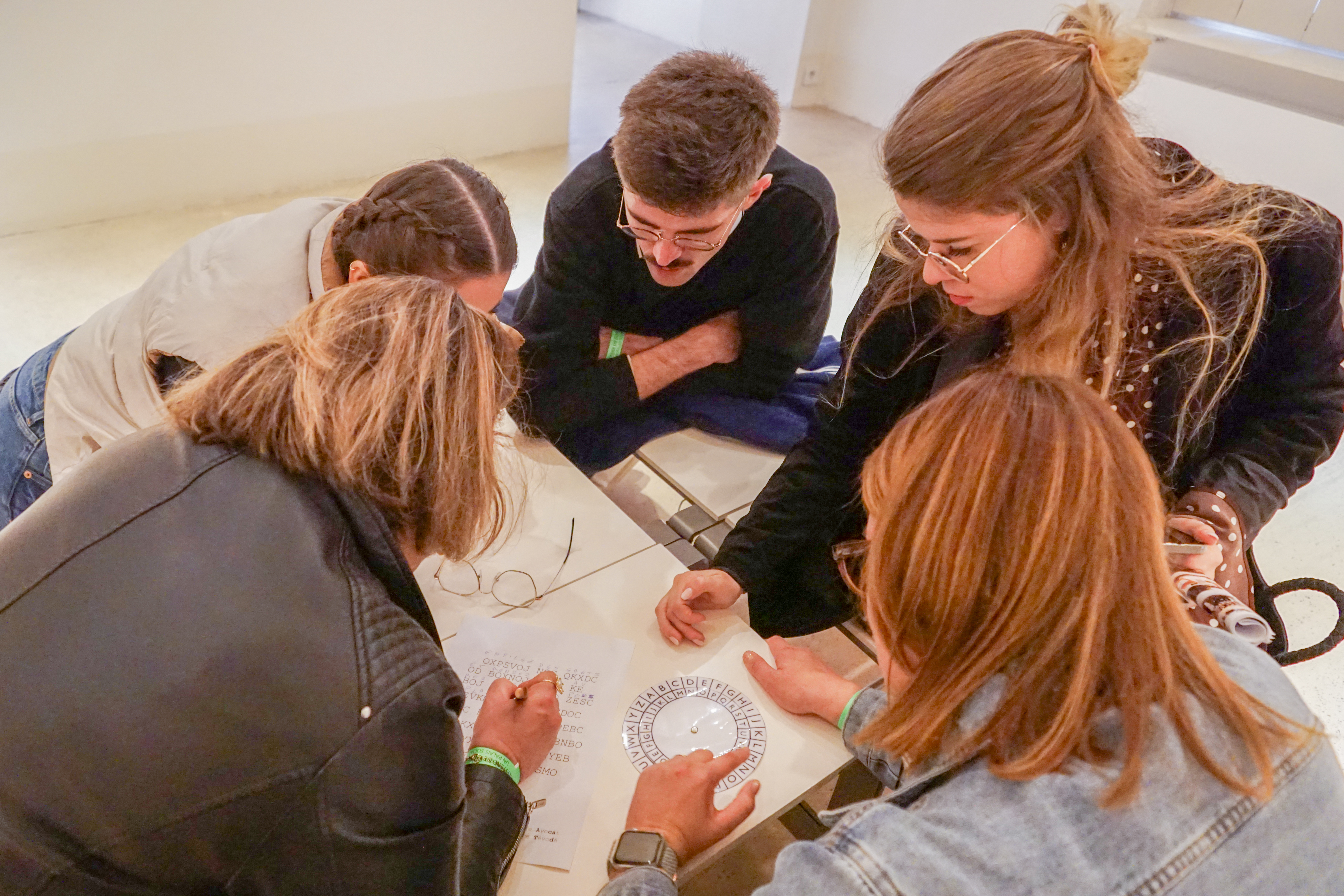 Le vol des statuts - team building au Familistère